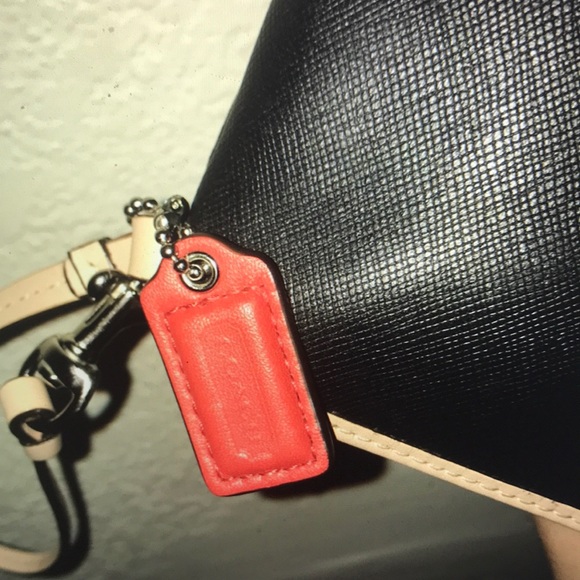 COACH wristlet - Picture 2 of 4